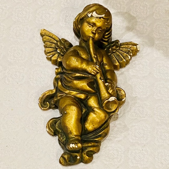 S1-Vintage Religious Art Gold Chalk Ware Trumpet Playing Angel/Cherub - Picture 2 of 8